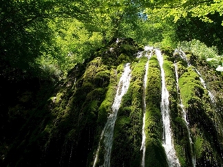 آبشار اسپه او در هزار جریب