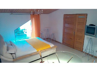 سوئیت در کلاردشت دریاچه آبی