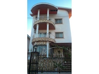 ویلا با استخر و بیلیارد در متل قو