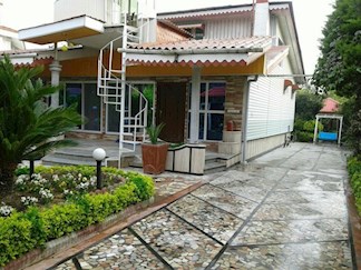 ویلا بااستخر سرپوشیده و سونا