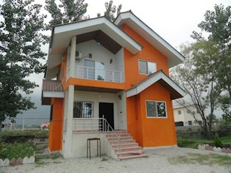 ویلا بااستخر نزدیک نمک آبرود