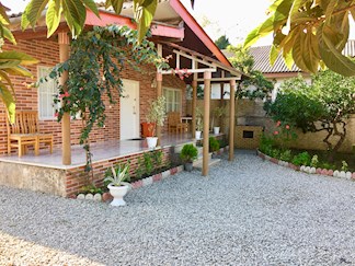 ویلای ساحلی با استخر در چالوس