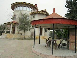 اجاره ویلای حیاط دار با میز بیلیارد