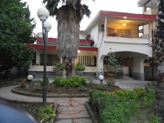 ویلا بااستخر آب گرم ساحلی