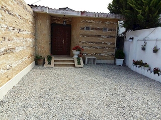 ویلا ساحلی با استخر سرپوشیده