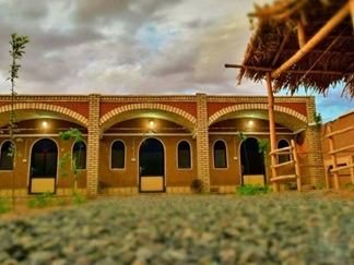 اقامتگاه و خانه باغ شب‌های کاغذی