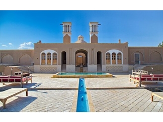 اقامتگاه بوم گردی خانه باغ شاکر