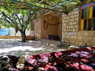 اقامتگاه بومگردی قلعه سرد