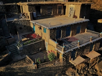 اقامتگاە بوم گردی واران