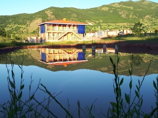 اقامتگاه بومگردی بام رودبار