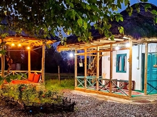 اقامتگاه بومگردی تی تی ناز