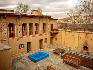 اقامتگاه بومگردی دیرا