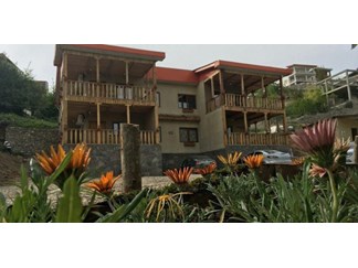 اقامتگاه سنتی بهشت پاقلعه