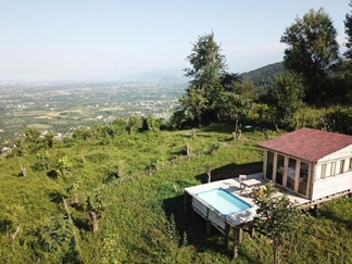 اجاره کلبه چوبی با استخر روباز