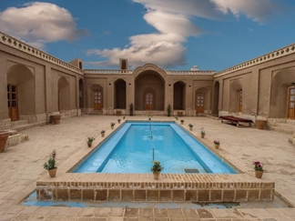 اقامتگاه بومگردی هشت طاق