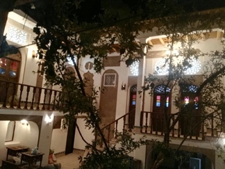 اقامتگاه بومگردی سرای ایل سنگسر