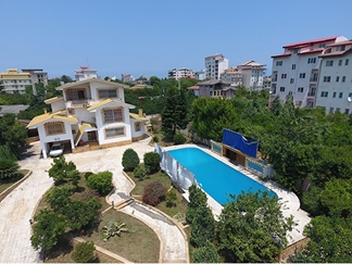 اجاره ویلا استخر روباز آبگرم