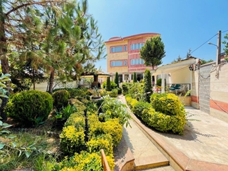 ویلا با جکوزی و بیلیارد نزدیک انزلی