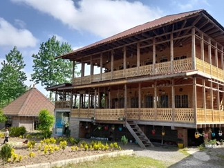 اقامتگاه بوم گردی سرای فخر