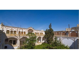 هتل سنتی خادمی