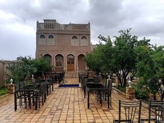 اقامتگاه شمس العماره باغستان