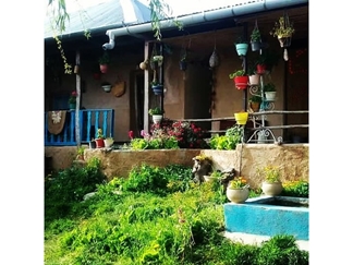 اقامتگاه بومگردی ماه جون