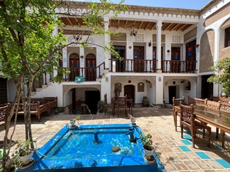 اقامتگاه بومگردی سنگسر