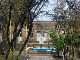 اقامتگاه بومگردی منقل شهر بابک