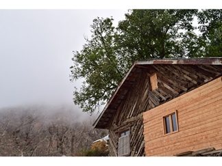 اقامتگاه بوم گردی نسا