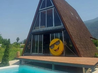 کلبه سوئیسی با استخر جکوزی نوشهر