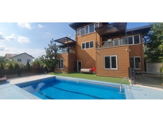 ویلا با استخر روباز آبگرم متل قو