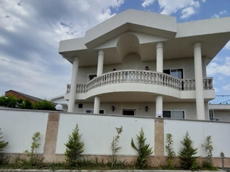 ویلا با استخر و جکوزی سرخرود