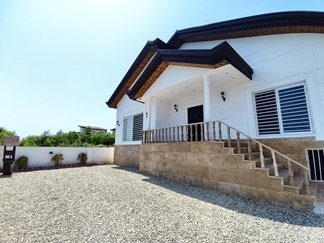 ویلا متل قو با استخر سرپوشیده