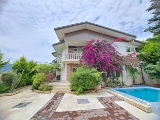 ویلا با استخر آبگرم چابکسر سرولات