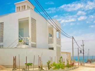 اقامتگاه بادگیر سفید جزیره هنگام