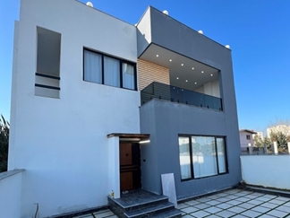 ویلا در سرخرود با استخر سرپوشیده