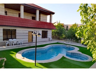 ویلا با استخر روباز اطراف شیراز