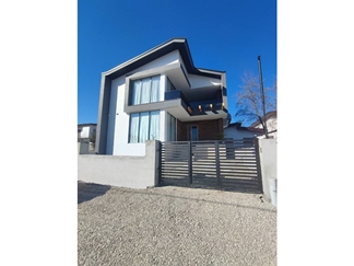 ویلا با استخر سرپوشیده متل قو