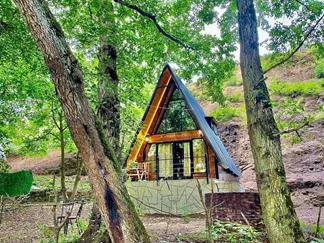 کلبه سوییسی جنگلى در سوادکوه