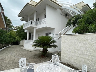 رزرو ویلای استخردار در چالوس