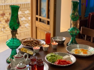 اقامتگاه سنتی خاطره کاشان