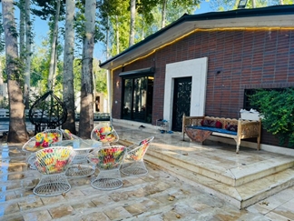 ویلا لب رودخانه باغبهادران با استخر