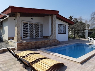 ویلا ساحلی استخر روباز آبگرم شیرود