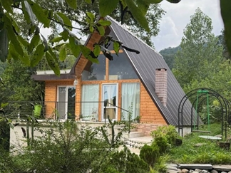 کلبه سوئیسی چوبی رامسر با جکوزی