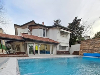 ویلای ساحلی چالوس با استخر روباز