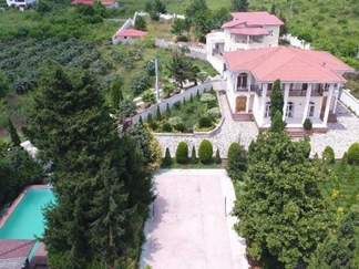 ویلا با استخر روباز آبگرم تنکابن