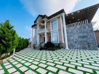 عمارت یاس با استخر نزدیک چالوس