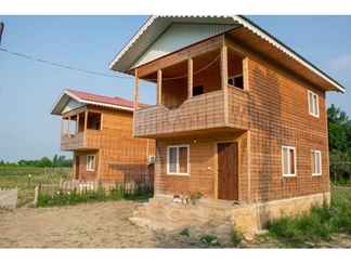 کلبه چوبی در ماسال ویو شالیزار