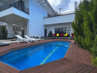 ویلا استخرروباز مدرن با جکوزی نوشهر