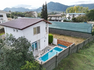 اجاره ویلا با استخر روباز متل قو